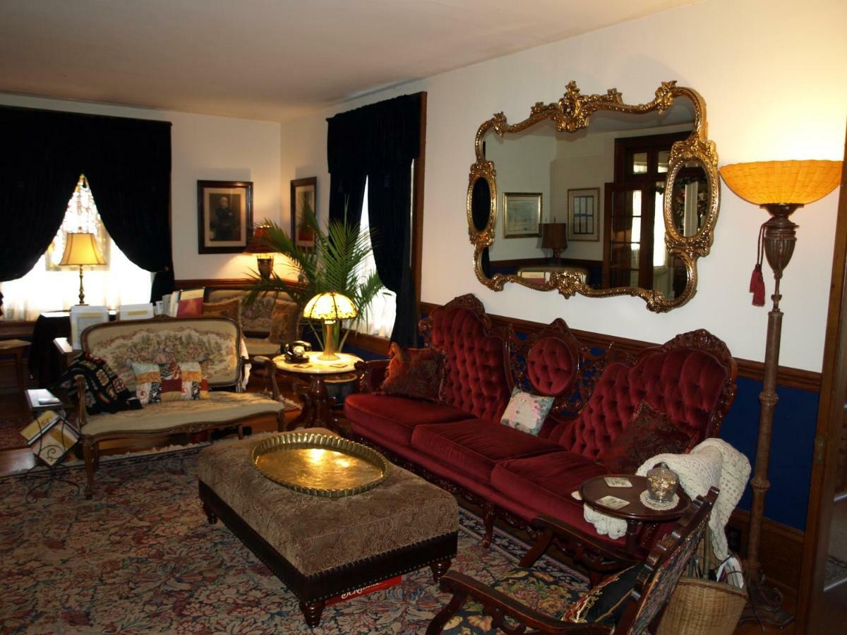 Manheim Manor Bed & Breakfast Buitenkant foto
