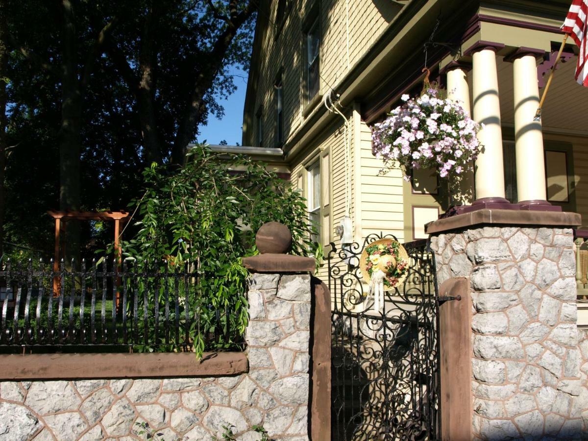 Manheim Manor Bed & Breakfast Buitenkant foto