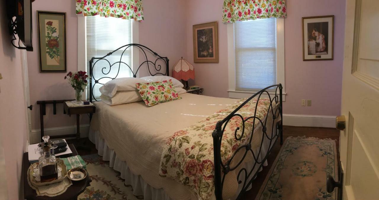 Manheim Manor Bed & Breakfast Buitenkant foto
